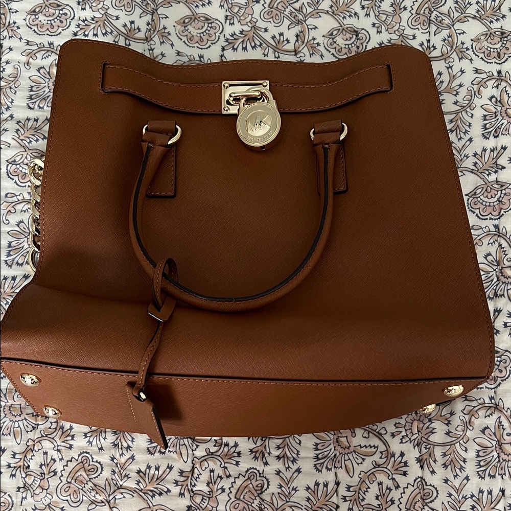 Michael Kors Brown Leather Handbag with shoulder strap